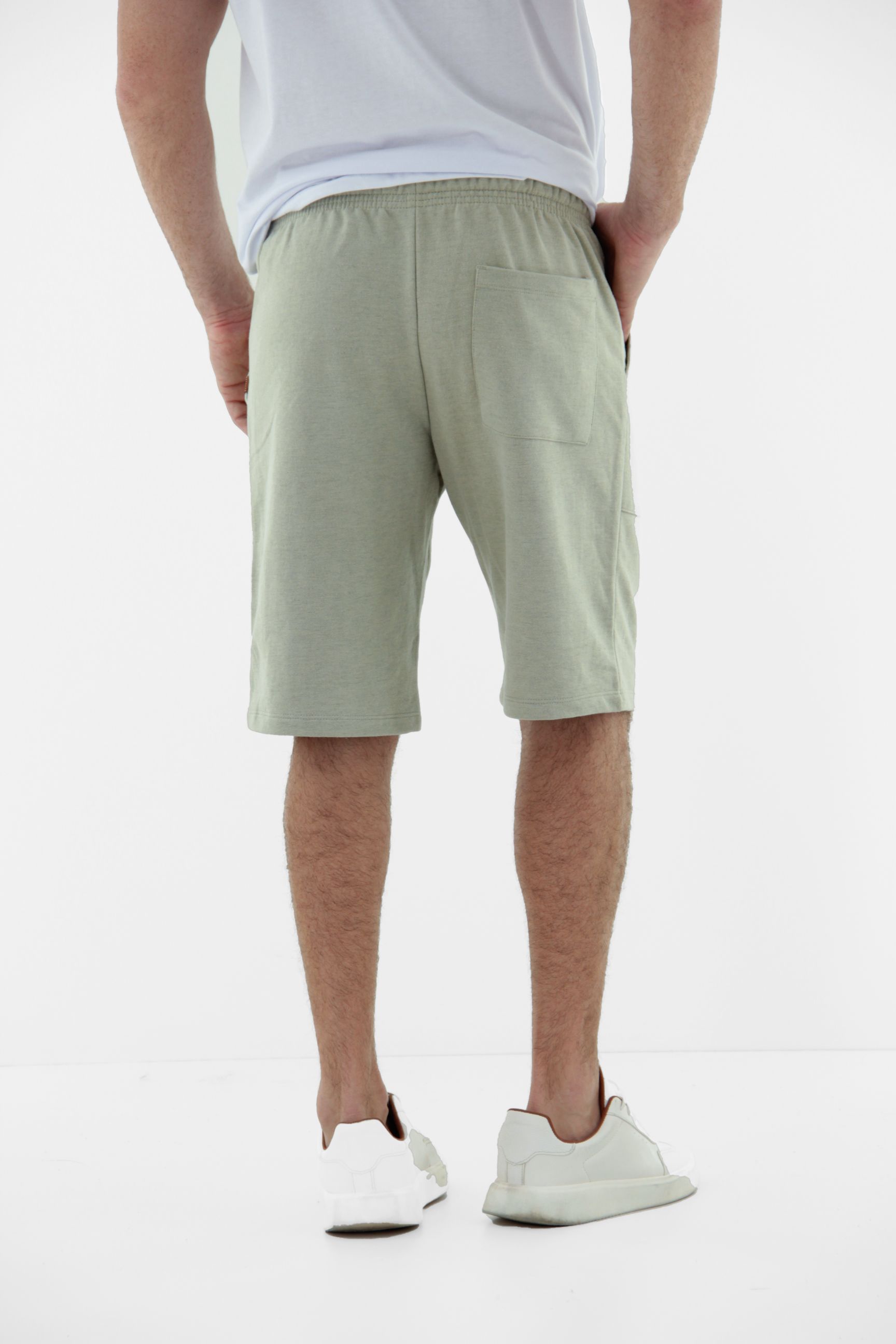 Vista lateral 2 do produto Bermuda Masculina Estonado Reativo com Linha Blend