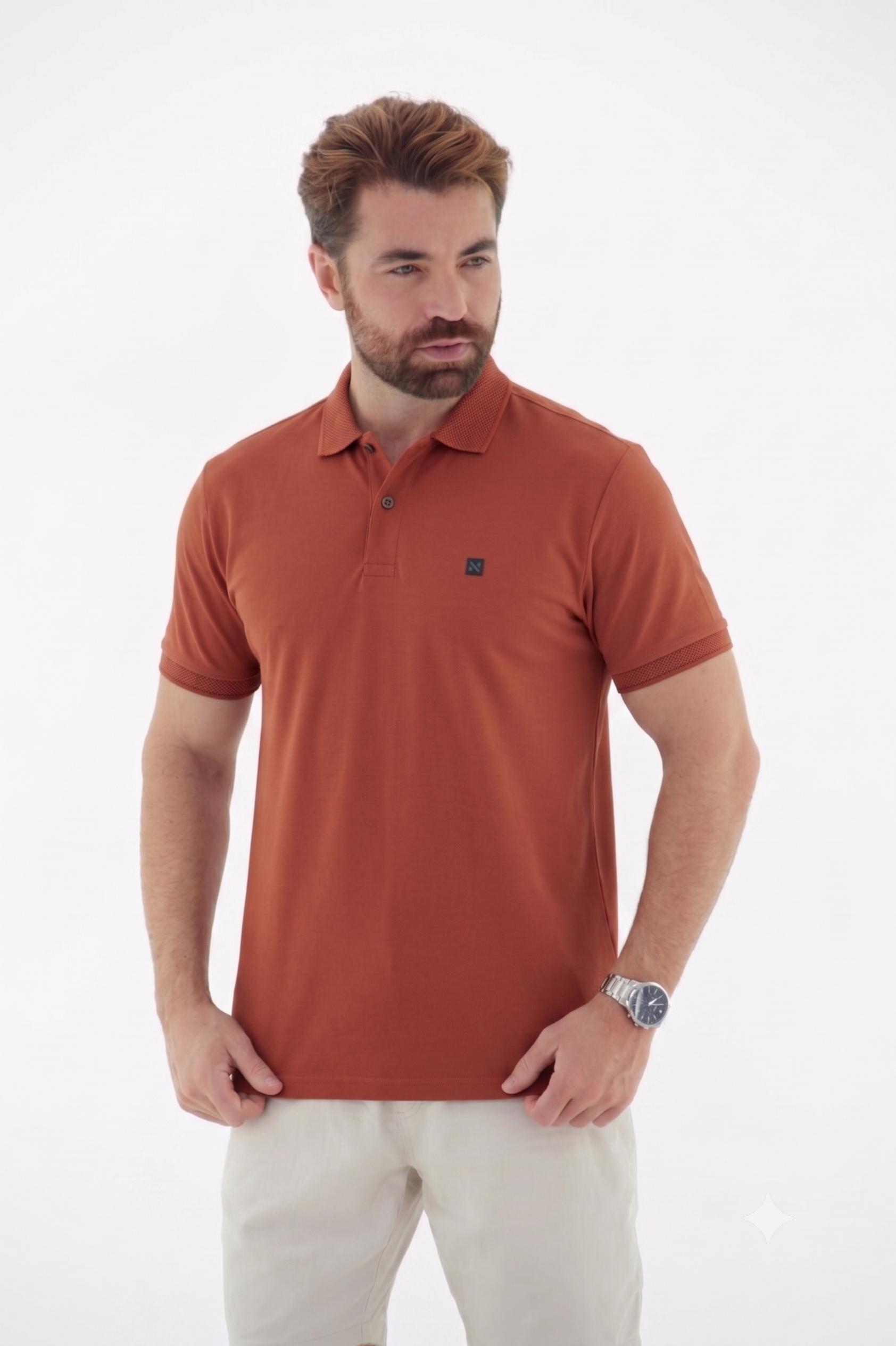 Vista lateral 3 do produto Camisa Polo Masculina com Gola e Punhos Binados