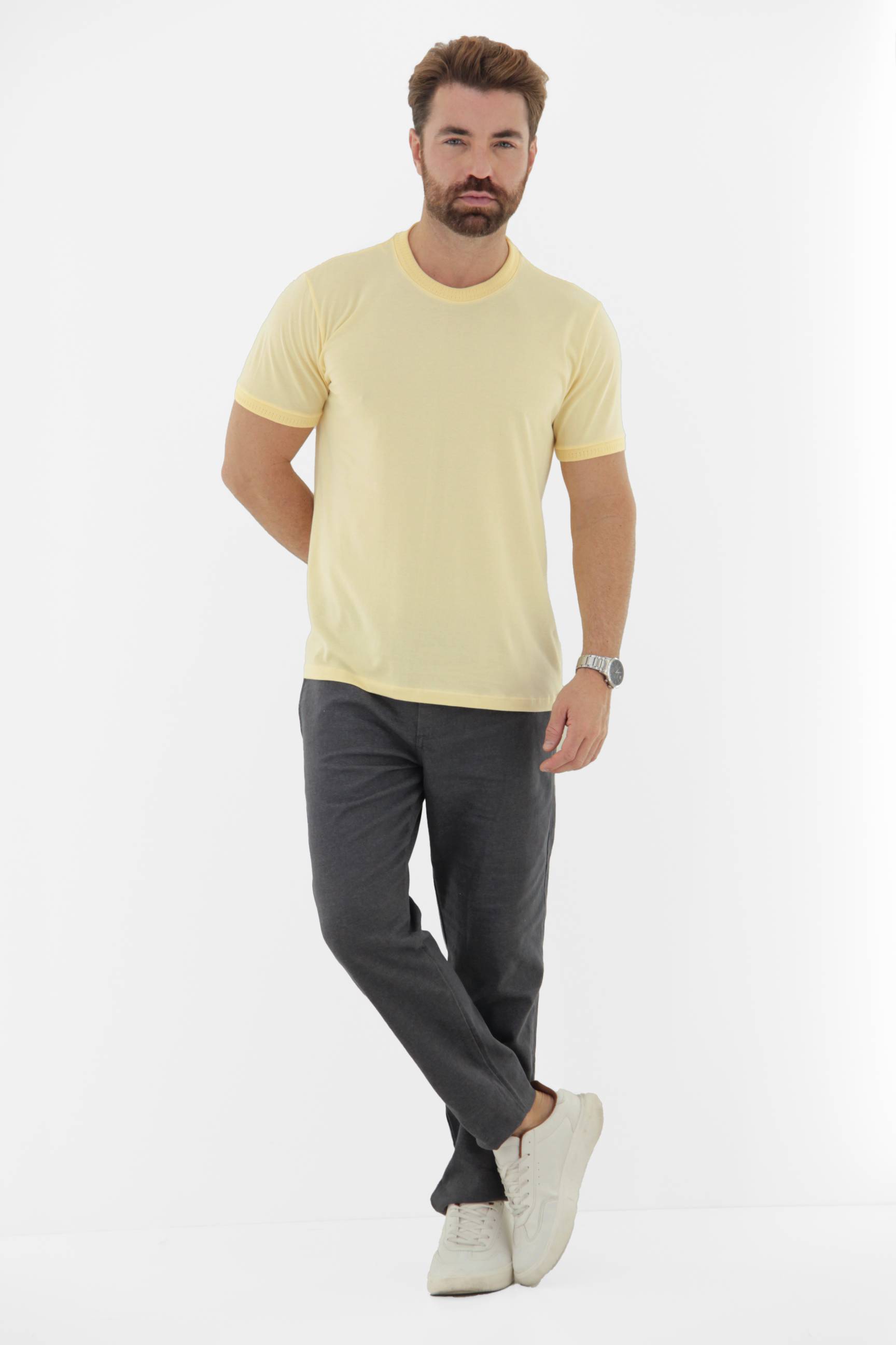 Vista alternativa de Camiseta T-Shirt Masculina com Acabamento na Gola e Punho em Retilínea