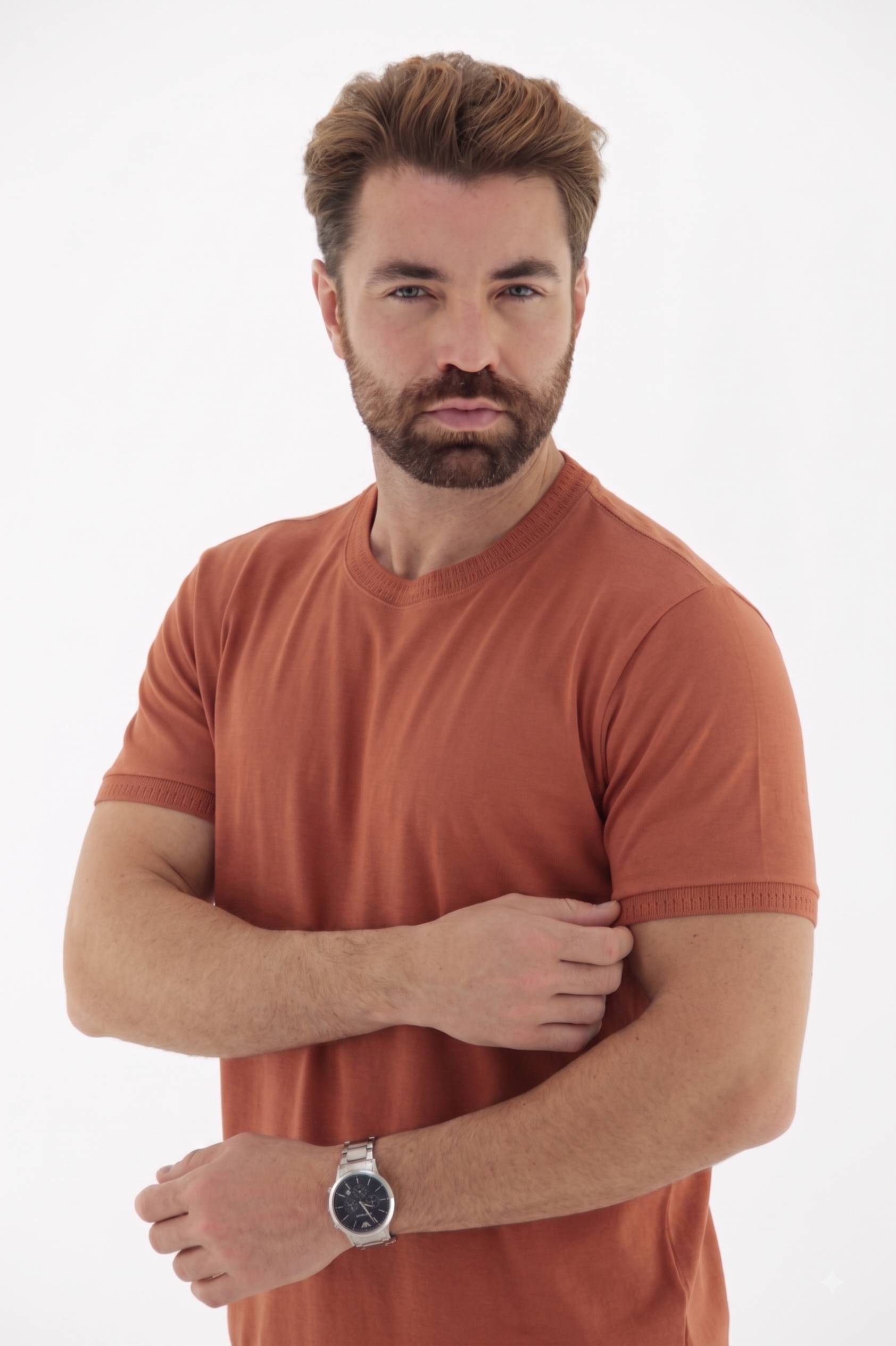 Vista lateral 3 do produto Camiseta T-Shirt Masculina com Acabamento na Gola e Punho em Retilínea