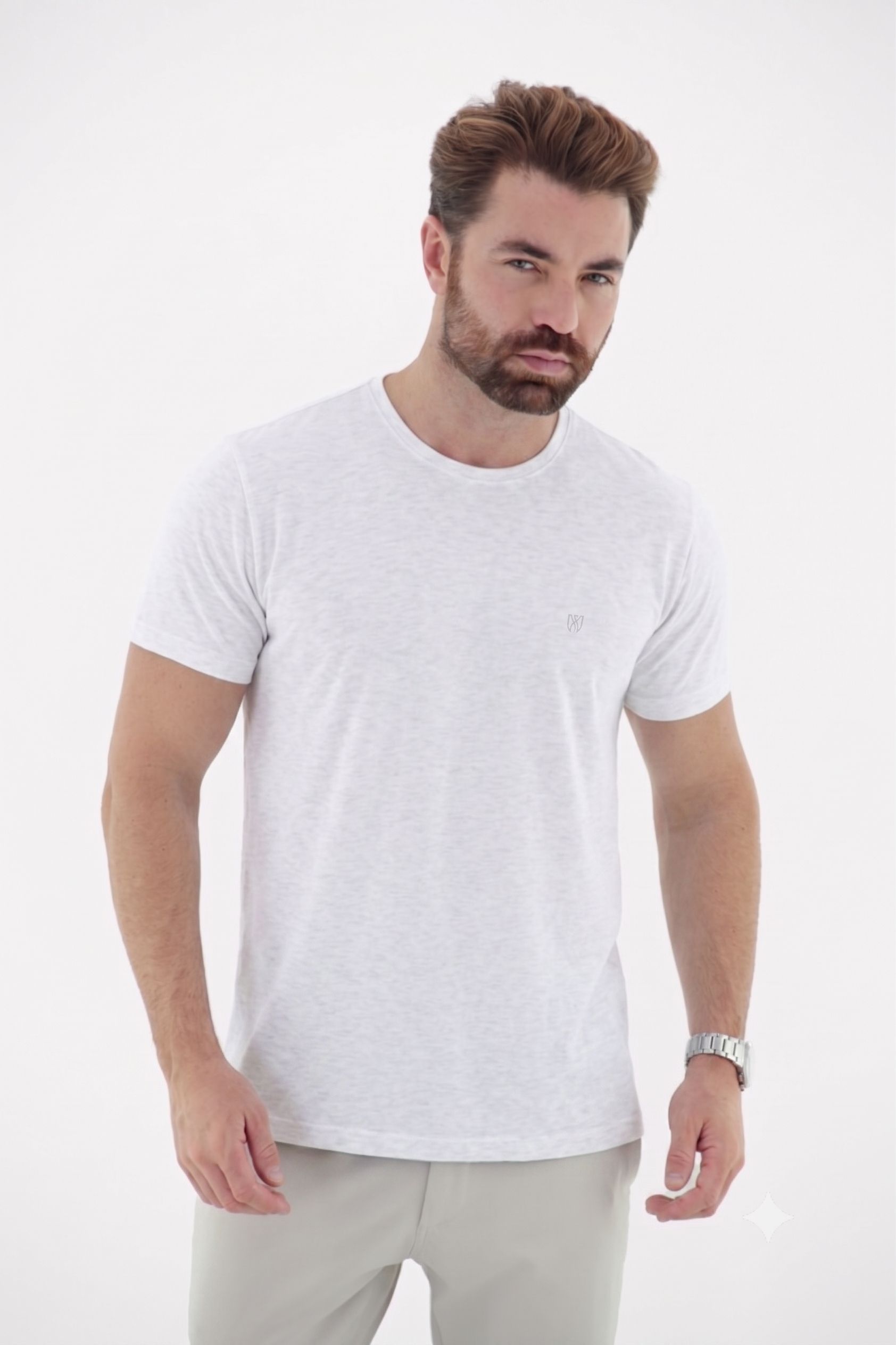 Fotografia de Camiseta T-Shirt Básica em Algodão Penteado Masculina