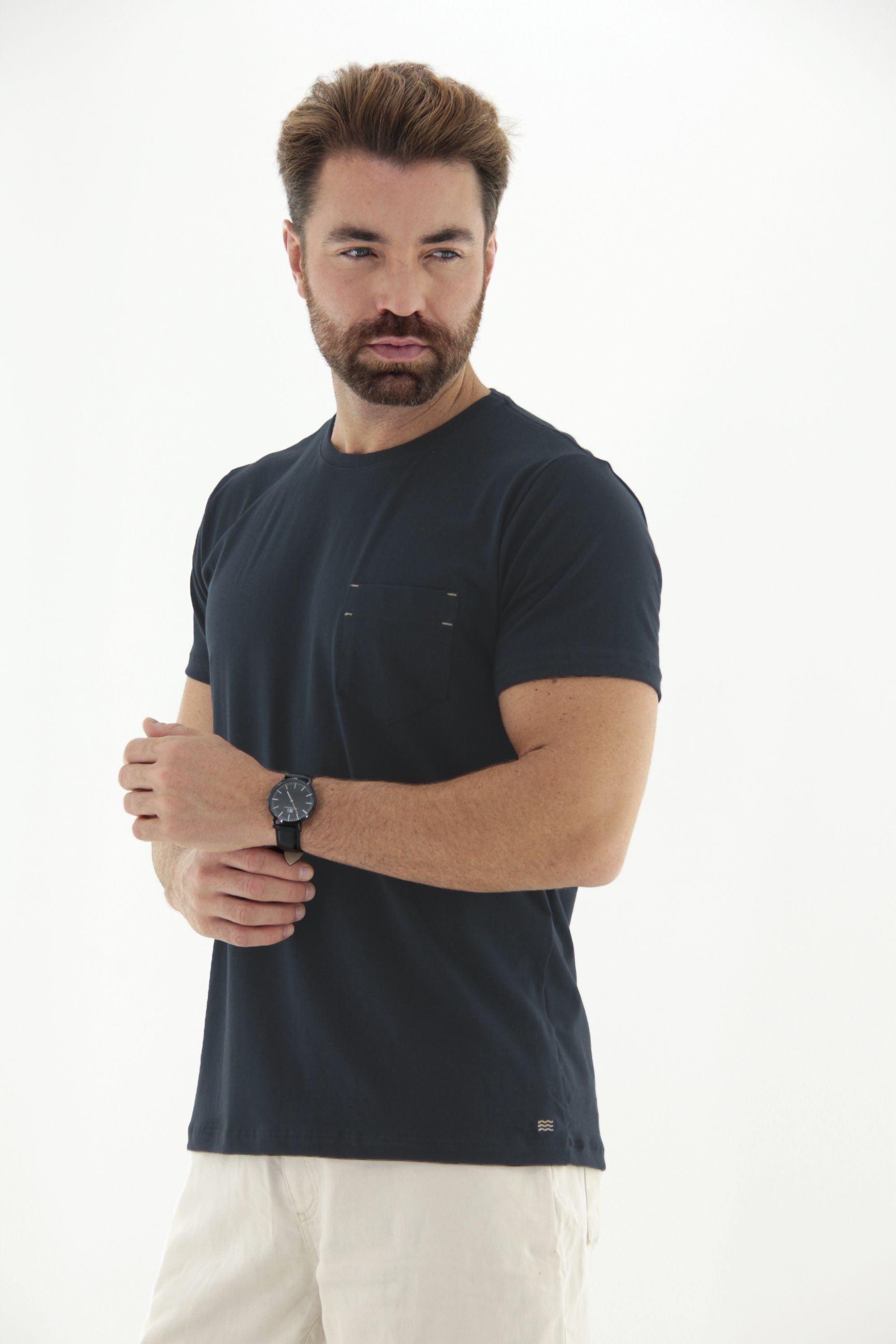 Vista lateral 4 do produto Camiseta T-Shirt Masculina com Bolso Frontal Linha Blend