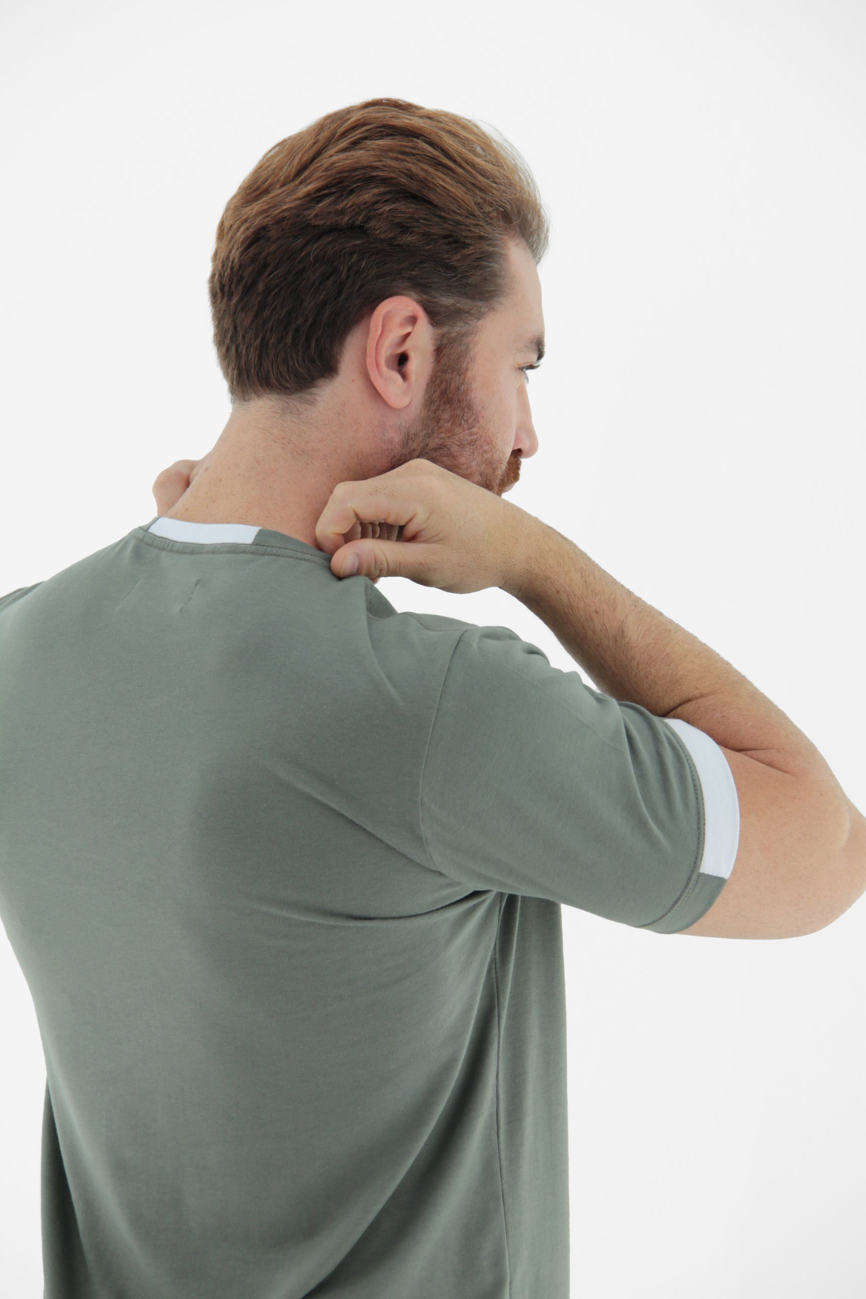 Vista alternativa de Camiseta T-Shirt Masculina Premium com Recorte na Manga